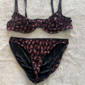 Bra and panty set NEW 38D/ XL